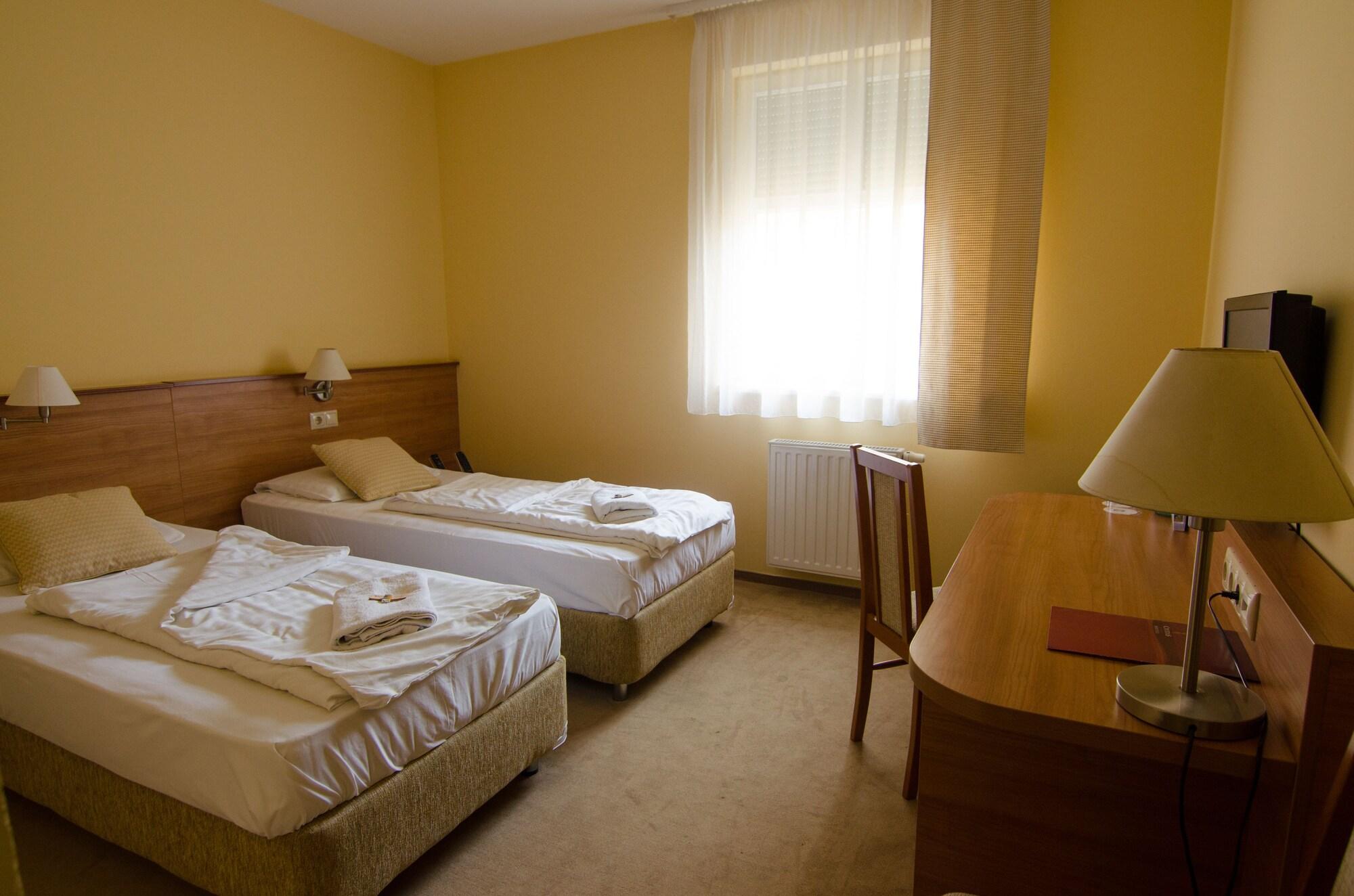 Hotel Civitas Sopron Eksteriør billede