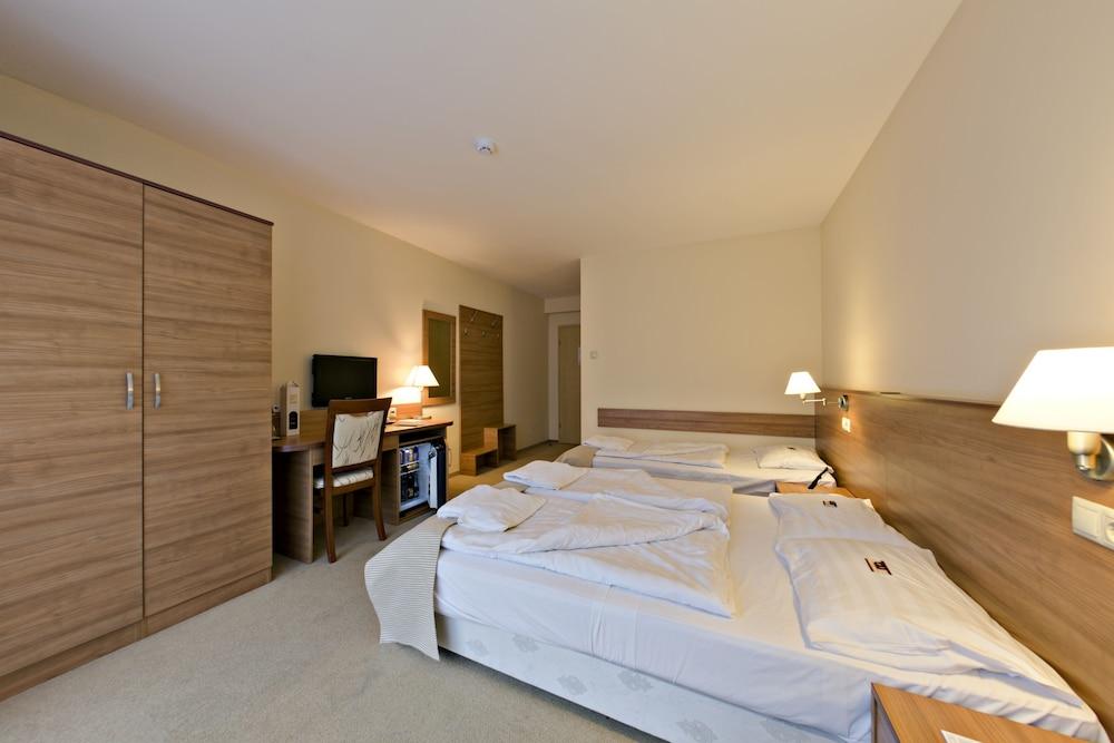 Hotel Civitas Sopron Eksteriør billede