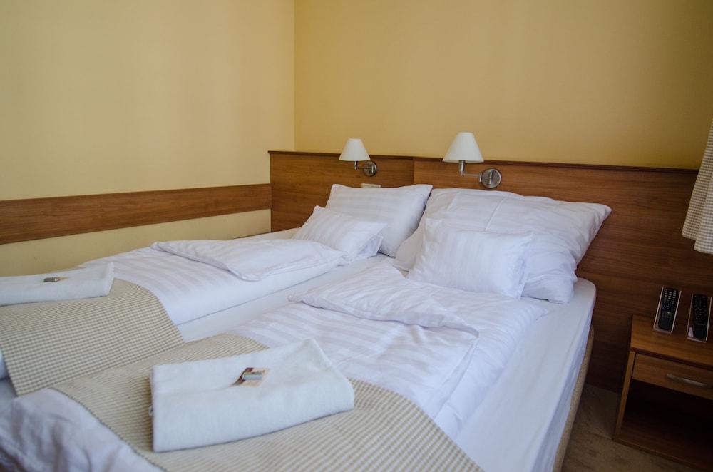 Hotel Civitas Sopron Eksteriør billede