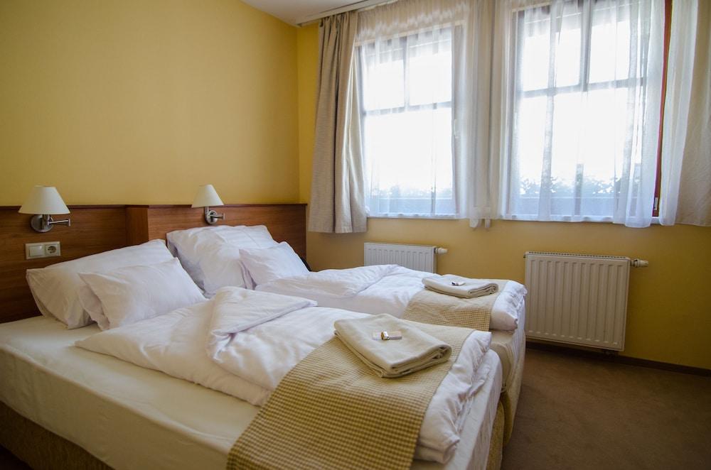 Hotel Civitas Sopron Eksteriør billede